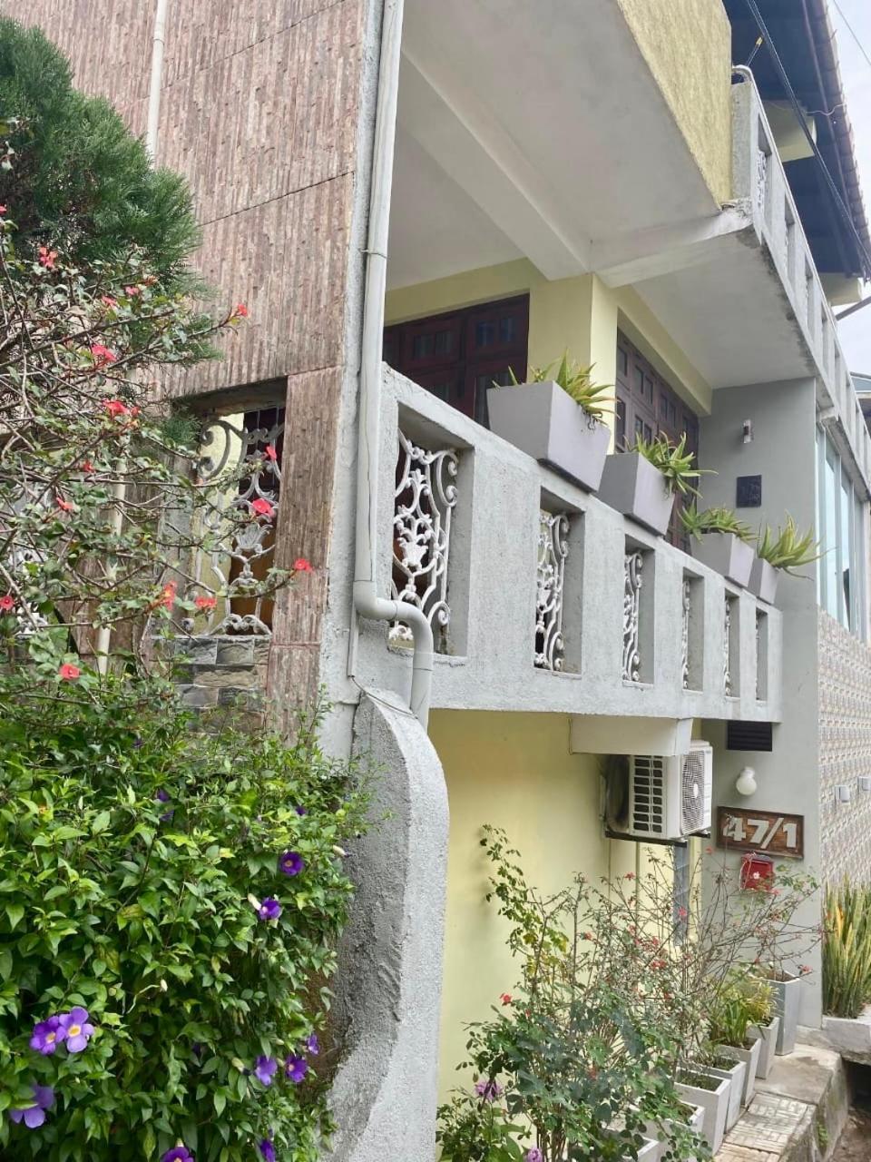 Grand Resort Kandy Esterno foto