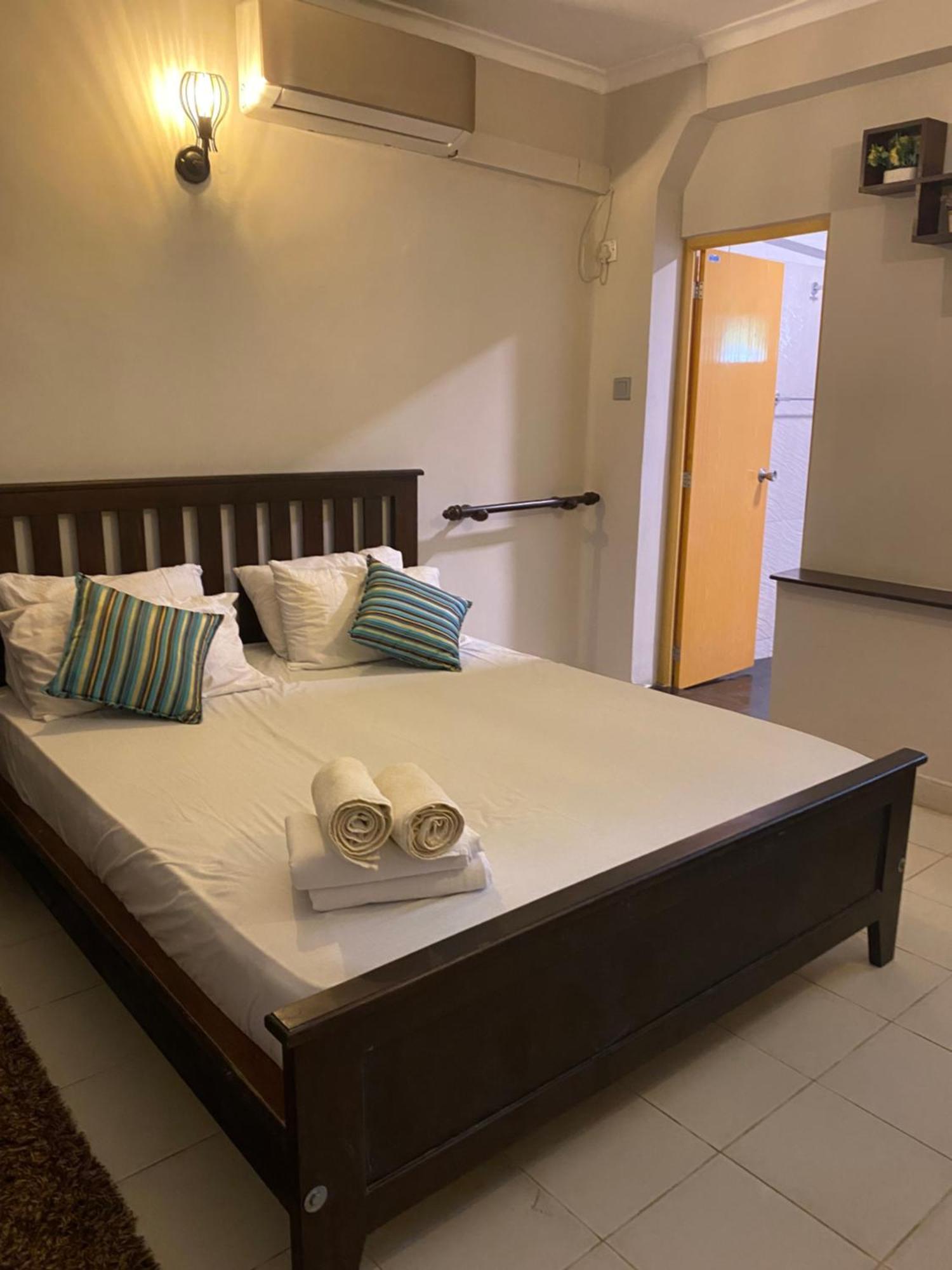 Grand Resort Kandy Esterno foto