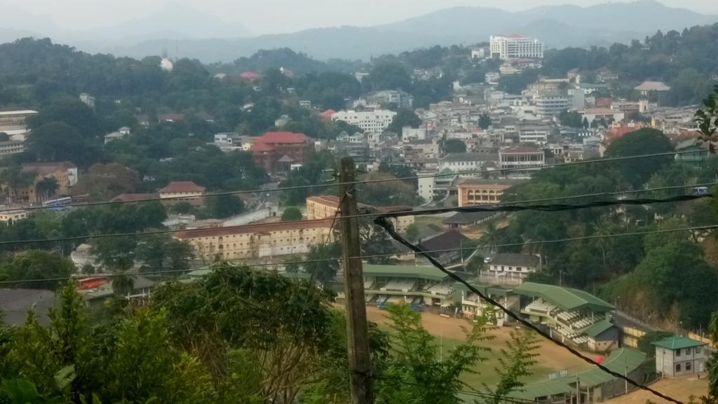 Grand Resort Kandy Esterno foto