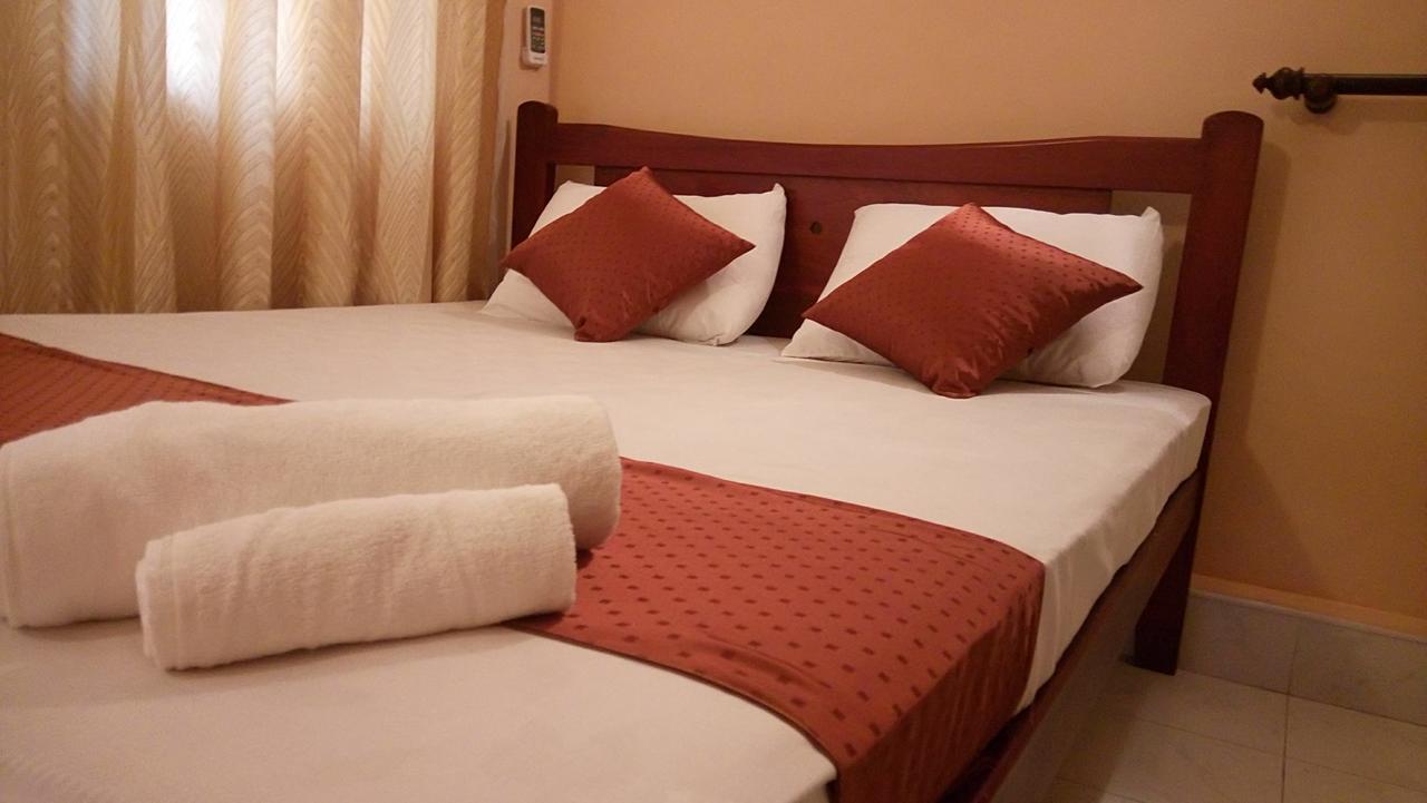 Grand Resort Kandy Esterno foto
